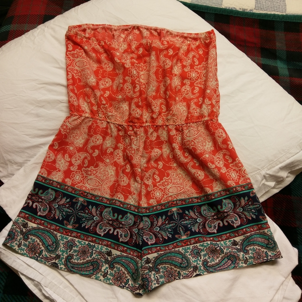 BeBop Strapless Orange Paisley Short Romper, Large - Picture 5 of 7